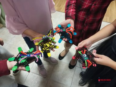 Направихме чудесни паяжини и паячета